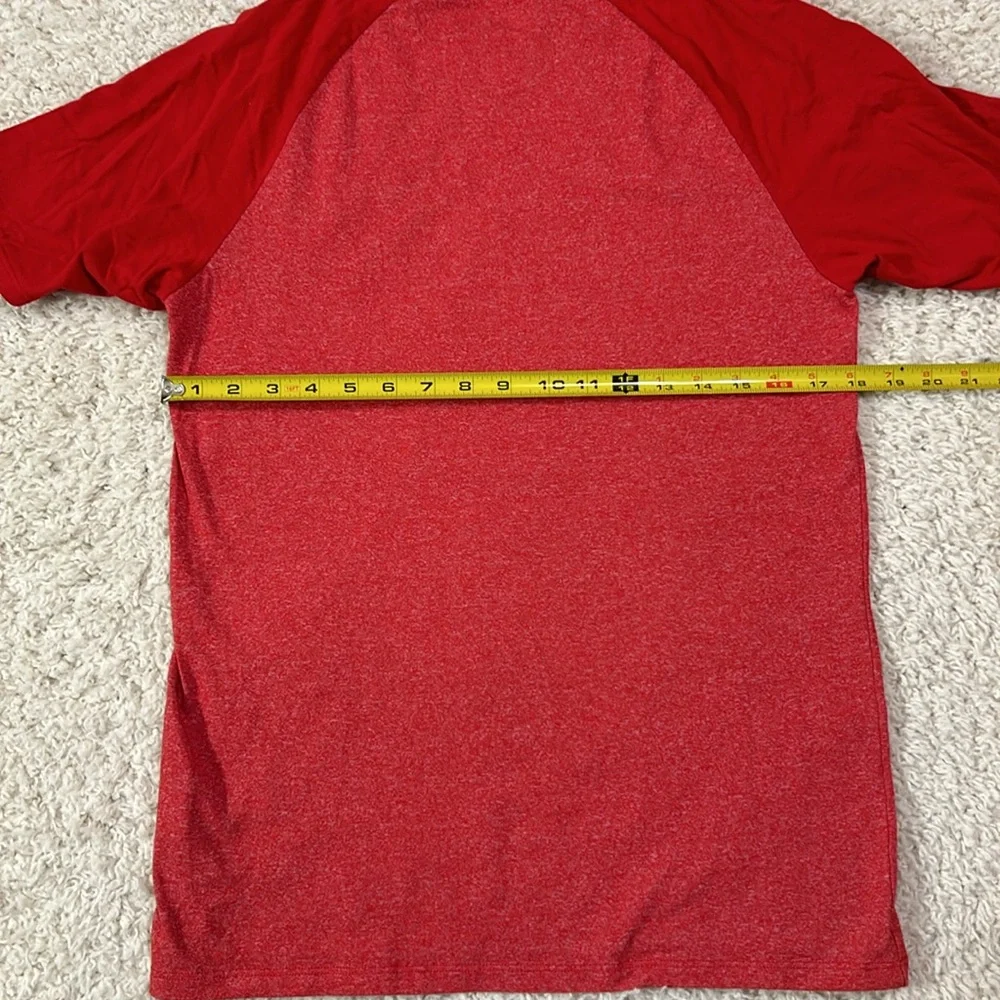 NIKE S men’s red t shirt with single white swoosh in EUC